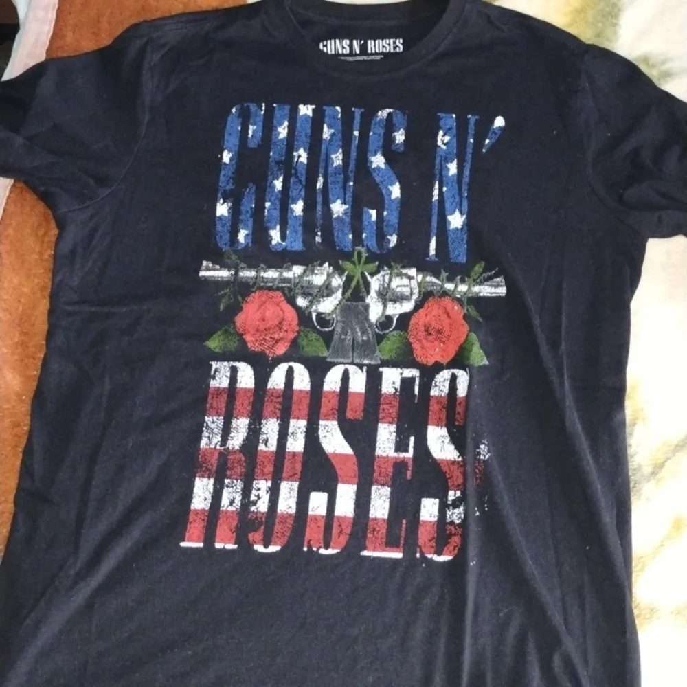 GUNS I'M ROSES - Picture 1 of 2